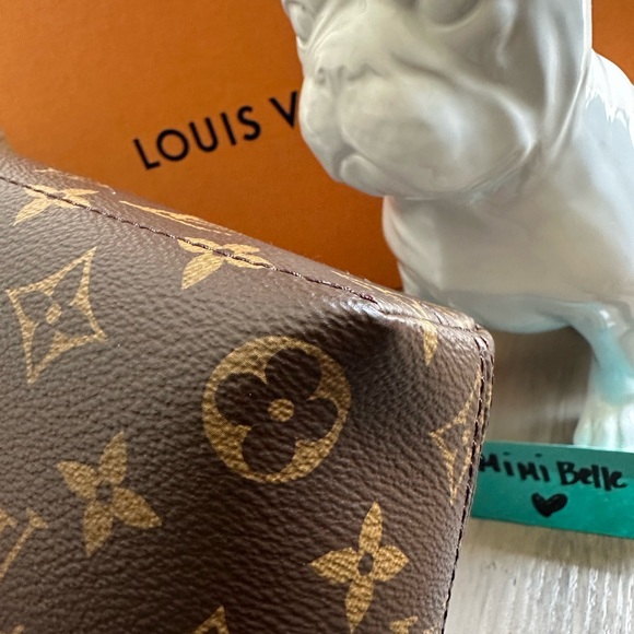 Louis Vuitton Monogram Magnetic Messenger Bag Canvas Crossbody - Picture 8 of 13